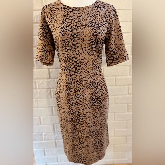 Lands' End Dresses & Skirts - EUC Lands’ End Animal Print Knit Dress. Size 12.